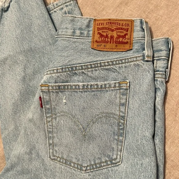 Levi 501 Jeans - Picture 3 of 3